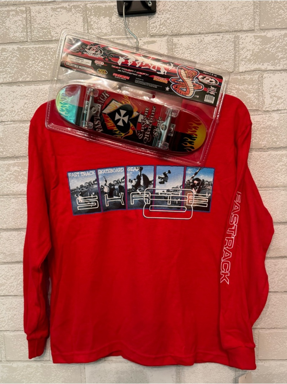 Y2K/vintage Skate Graphic Long Sleeve Tee